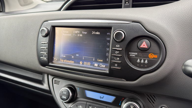 Toyota Yaris 1.5 Hybrid Icon Tech 5dr CVT Hybrid Hatchback